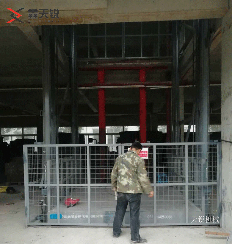 阿克苏10吨液压货梯交付使用